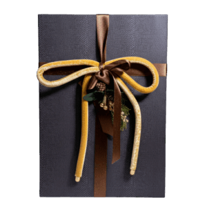 scatola marrone pacco